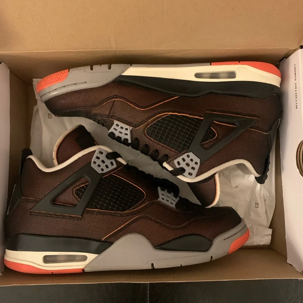 Jordan 4‎ ‘Starfish’